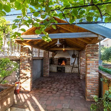 Krpina Apt; Bbq, Private Parking زادار